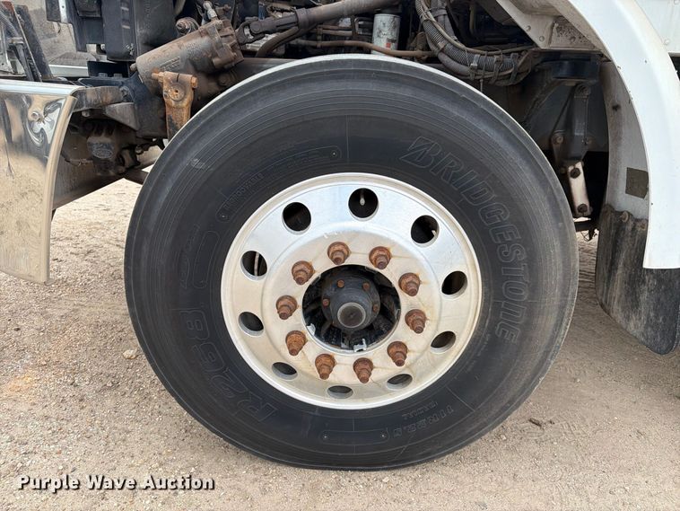 image for item EA7331 2003 Peterbilt 330 fuel truck