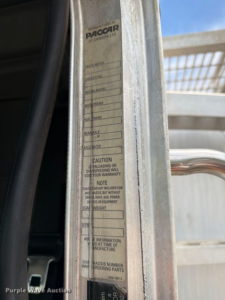 image for item EA7331 2003 Peterbilt 330 fuel truck