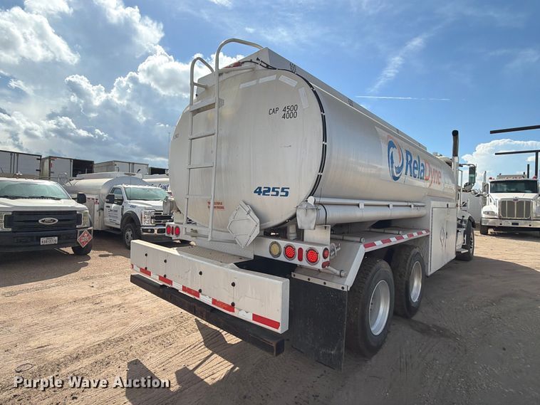 image for item EA7333 2015 International DF677 Fuel Truck