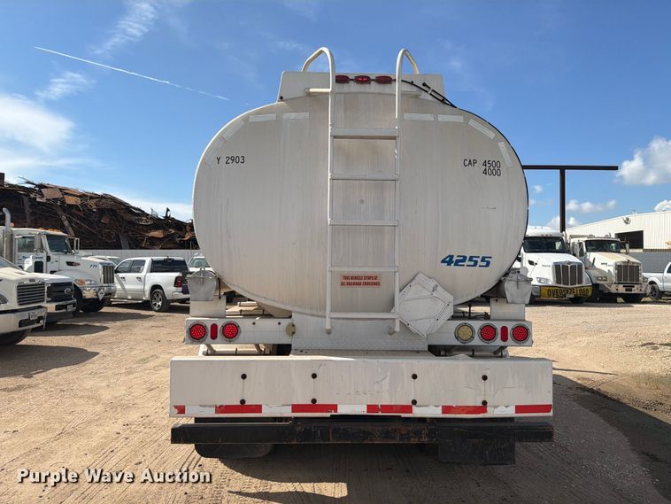 image for item EA7333 2015 International DF677 Fuel Truck