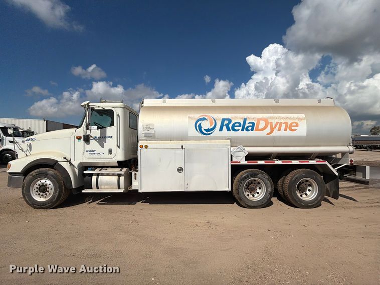 image for item EA7333 2015 International DF677 Fuel Truck