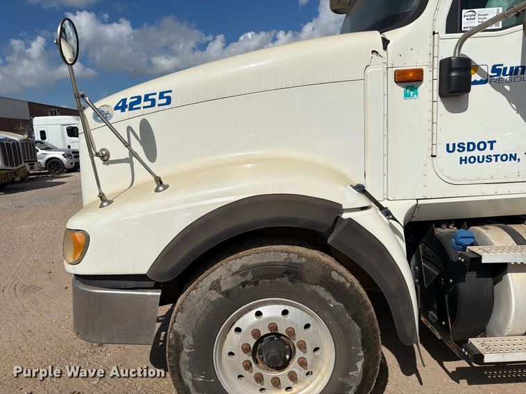 image for item EA7333 2015 International DF677 Fuel Truck