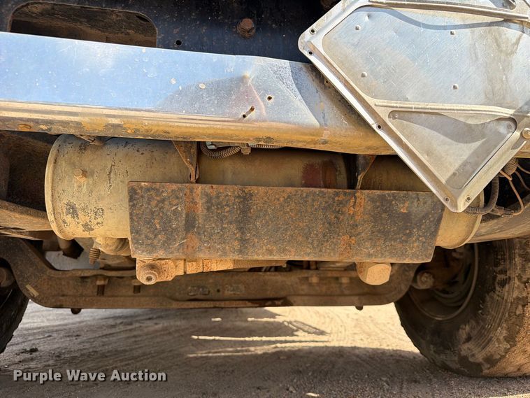 image for item EA7333 2015 International DF677 Fuel Truck