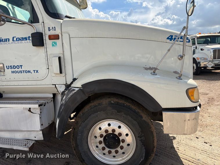 image for item EA7333 2015 International DF677 Fuel Truck