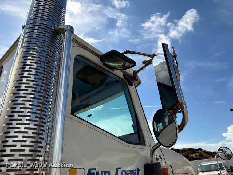 image for item EA7333 2015 International DF677 Fuel Truck