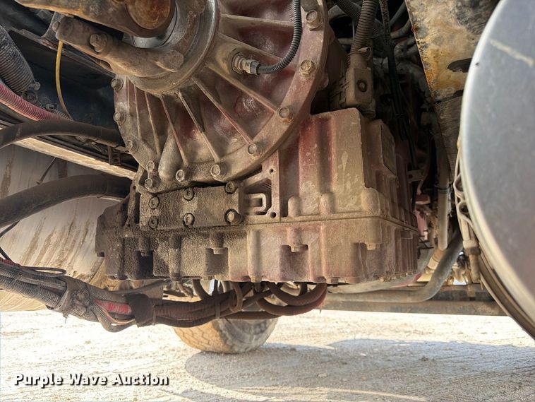 image for item EA7333 2015 International DF677 Fuel Truck