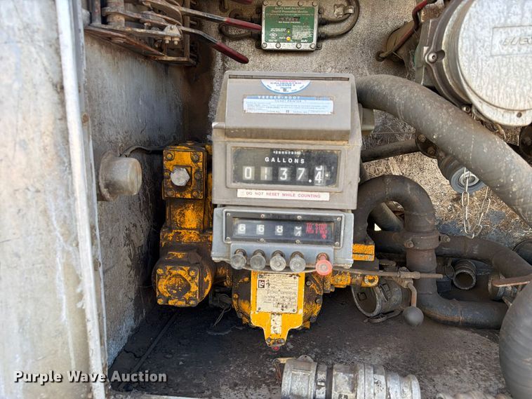 image for item EA7333 2015 International DF677 Fuel Truck