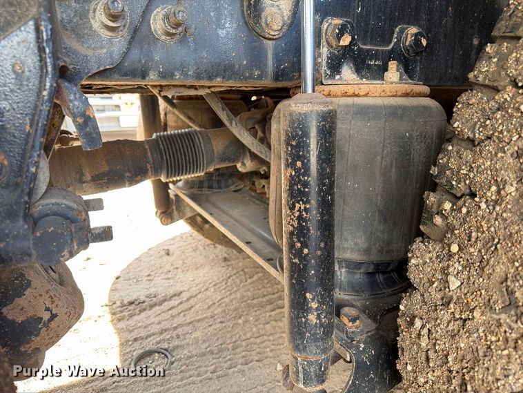 image for item EA7333 2015 International DF677 Fuel Truck