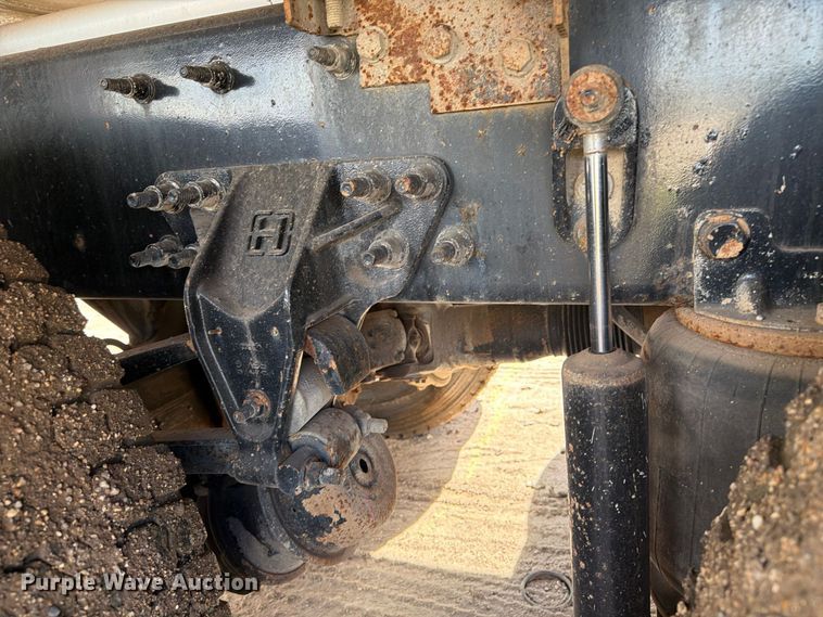 image for item EA7333 2015 International DF677 Fuel Truck