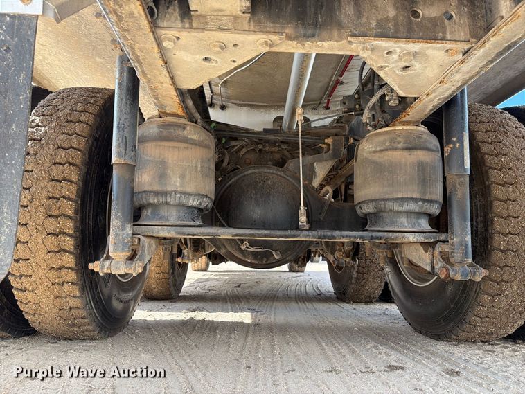 image for item EA7333 2015 International DF677 Fuel Truck