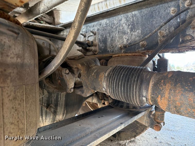 image for item EA7333 2015 International DF677 Fuel Truck