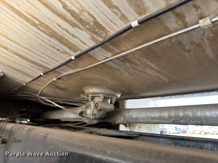 image for item EA7333 2015 International DF677 Fuel Truck
