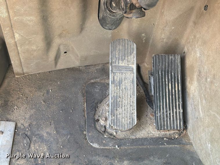image for item EA7333 2015 International DF677 Fuel Truck