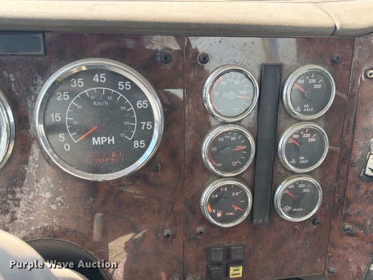 image for item EA7333 2015 International DF677 Fuel Truck