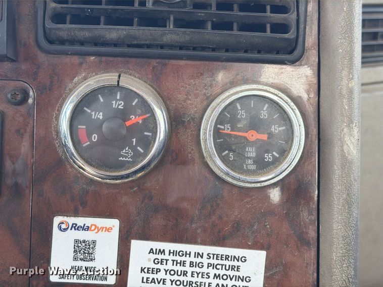 image for item EA7333 2015 International DF677 Fuel Truck