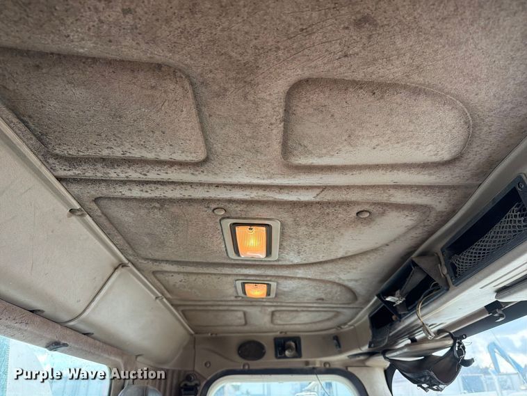 image for item EA7333 2015 International DF677 Fuel Truck