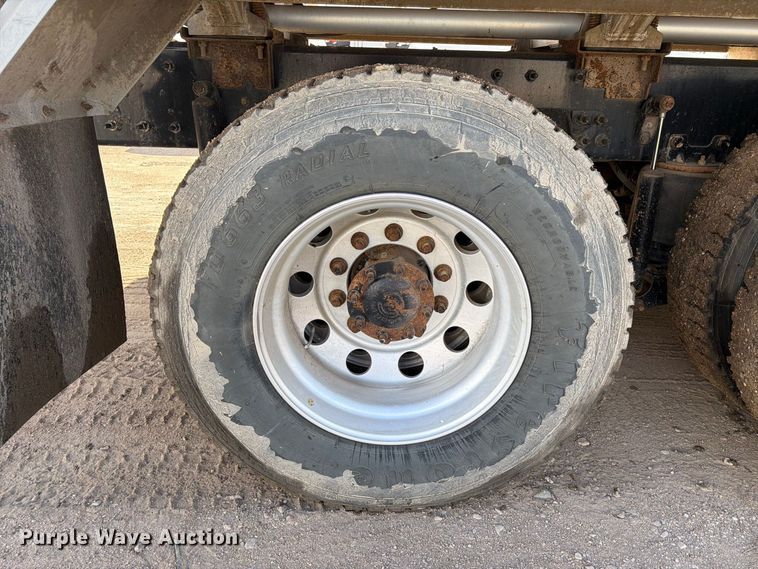 image for item EA7333 2015 International DF677 Fuel Truck