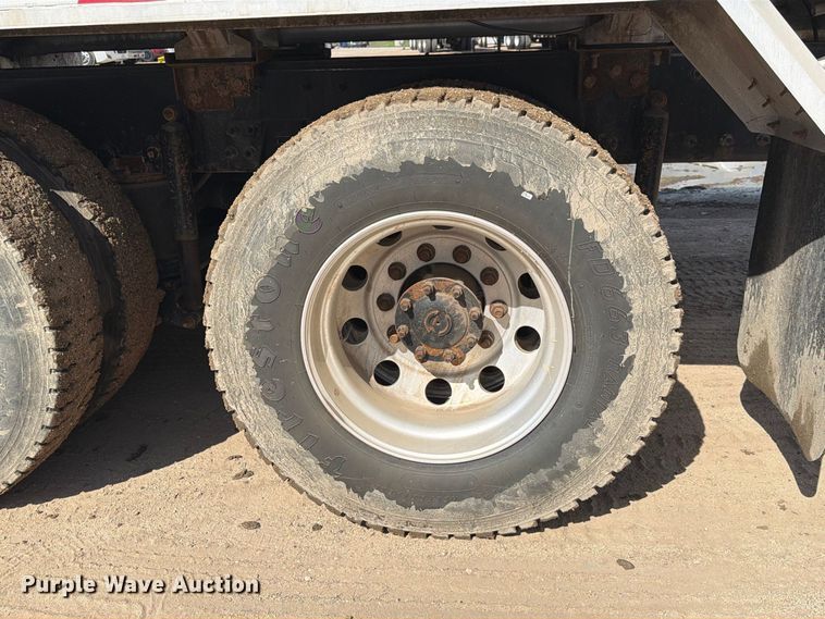 image for item EA7333 2015 International DF677 Fuel Truck