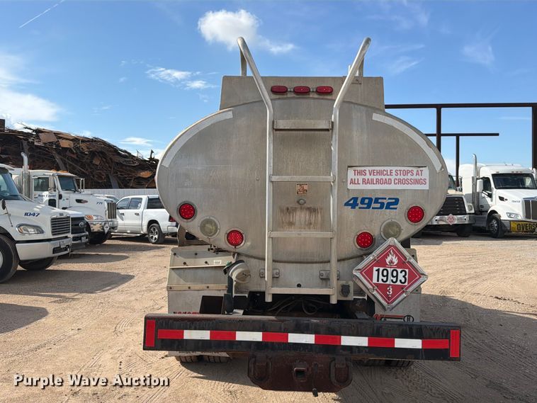 image for item EA7334 2005 Chevrolet C4 Fuel Truck