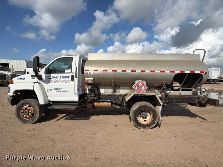 image for item EA7334 2005 Chevrolet C4 Fuel Truck