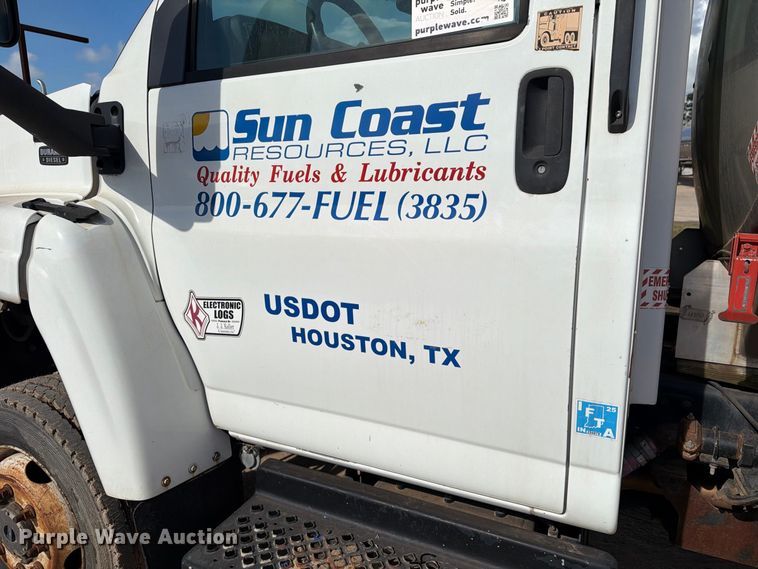 image for item EA7334 2005 Chevrolet C4 Fuel Truck