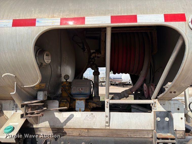 image for item EA7334 2005 Chevrolet C4 Fuel Truck