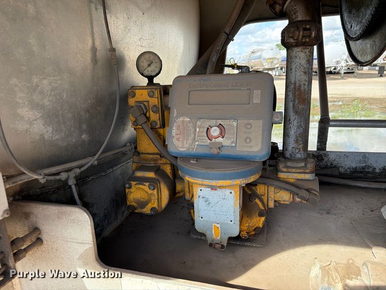 image for item EA7334 2005 Chevrolet C4 Fuel Truck