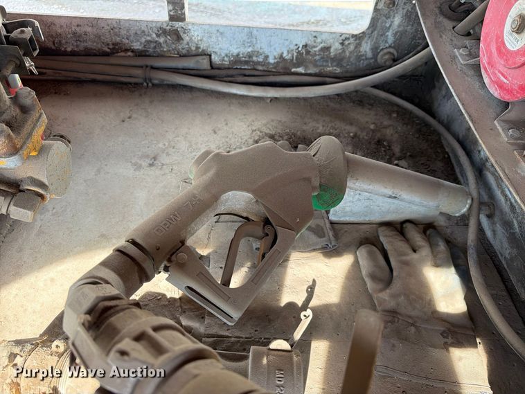 image for item EA7334 2005 Chevrolet C4 Fuel Truck