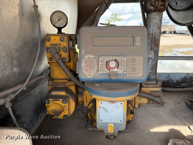 image for item EA7334 2005 Chevrolet C4 Fuel Truck