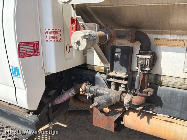image for item EA7334 2005 Chevrolet C4 Fuel Truck
