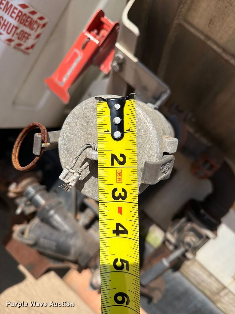image for item EA7334 2005 Chevrolet C4 Fuel Truck