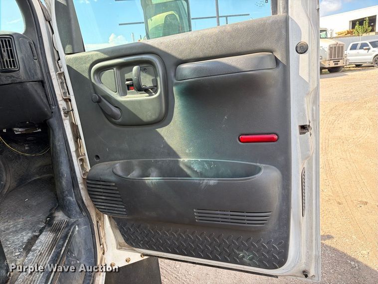 image for item EA7334 2005 Chevrolet C4 Fuel Truck