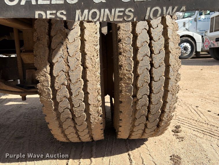 image for item EA7334 2005 Chevrolet C4 Fuel Truck