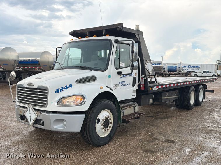 image for item EA7336 2006 Freightliner Business Class M2 rollback truck
