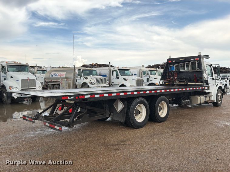 image for item EA7336 2006 Freightliner Business Class M2 rollback truck