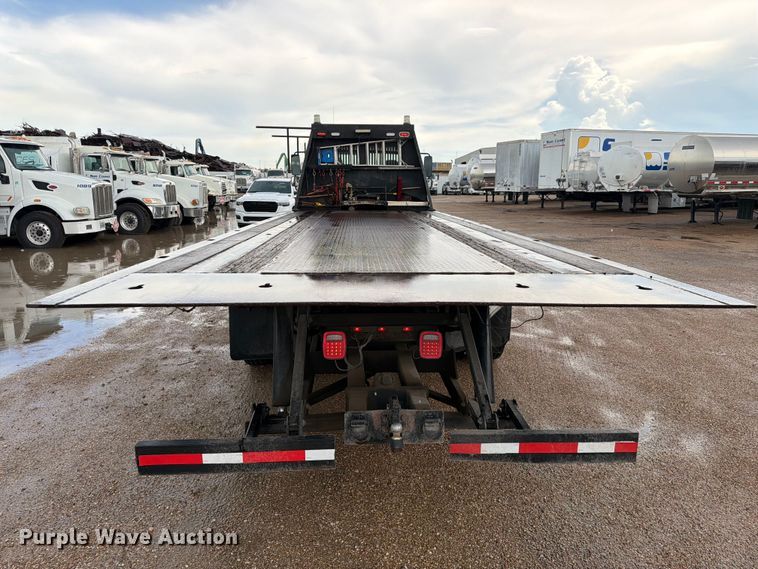 image for item EA7336 2006 Freightliner Business Class M2 rollback truck