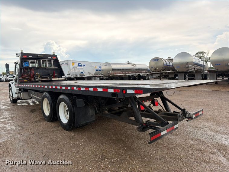 image for item EA7336 2006 Freightliner Business Class M2 rollback truck