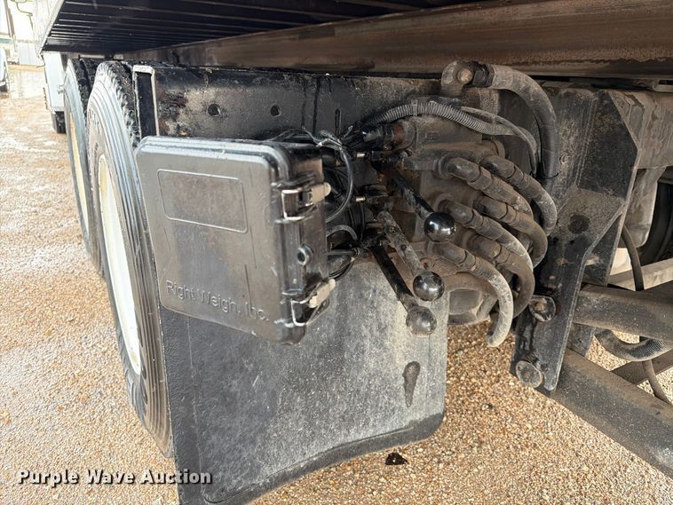 image for item EA7336 2006 Freightliner Business Class M2 rollback truck