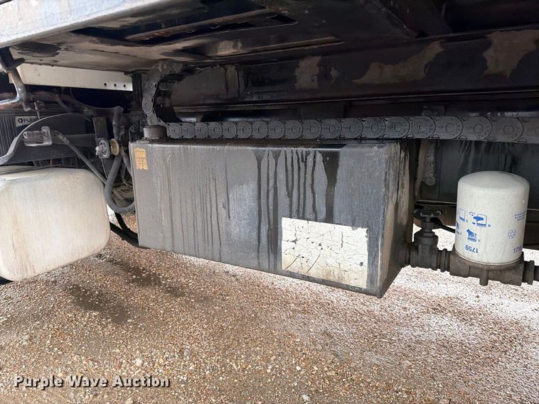 image for item EA7336 2006 Freightliner Business Class M2 rollback truck