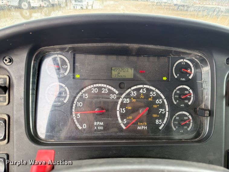 image for item EA7336 2006 Freightliner Business Class M2 rollback truck