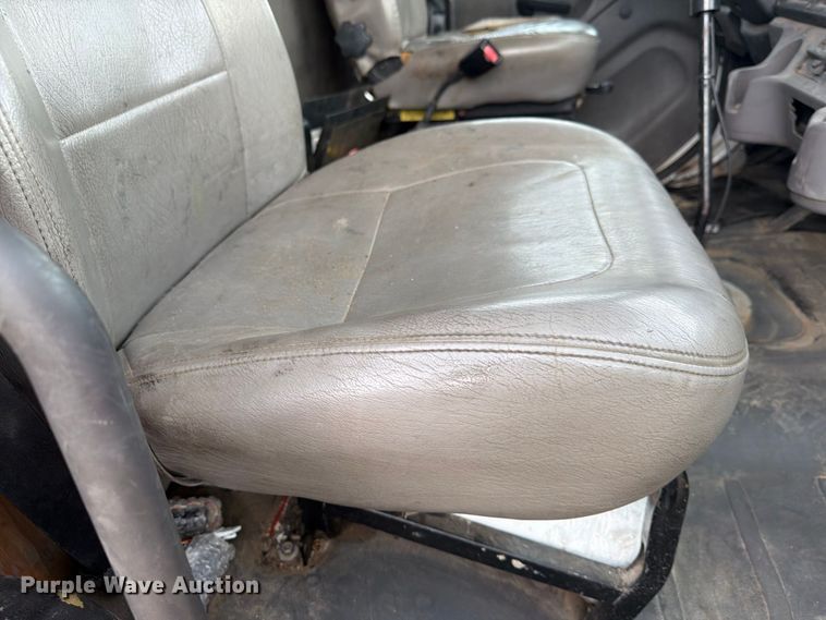 image for item EA7336 2006 Freightliner Business Class M2 rollback truck