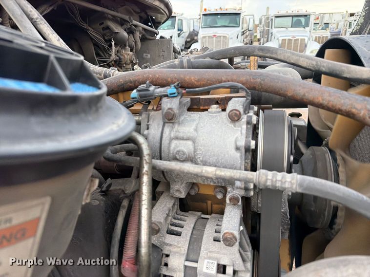 image for item EA7336 2006 Freightliner Business Class M2 rollback truck
