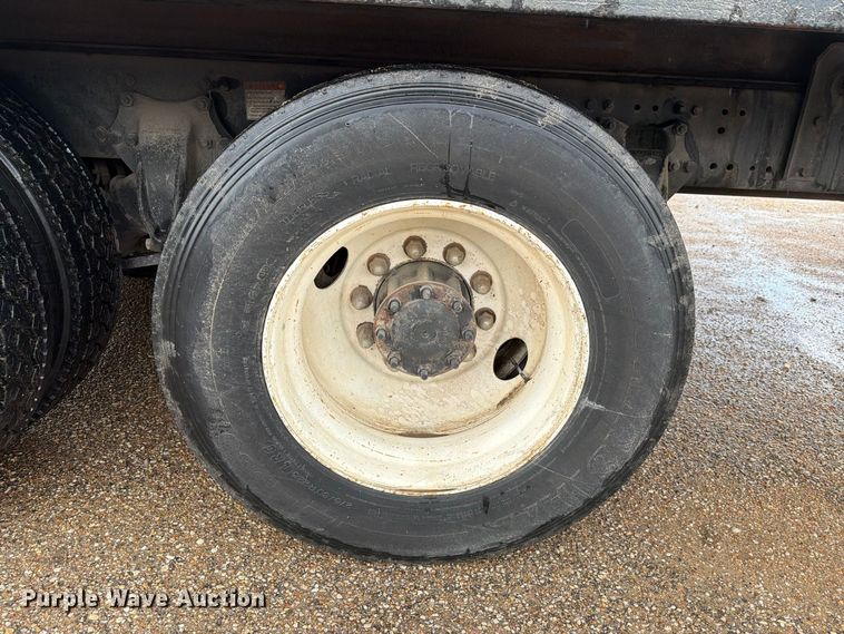 image for item EA7336 2006 Freightliner Business Class M2 rollback truck
