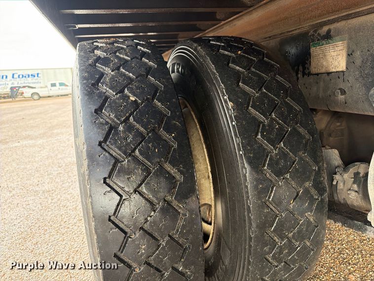 image for item EA7336 2006 Freightliner Business Class M2 rollback truck