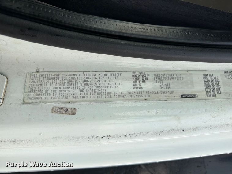 image for item EA7336 2006 Freightliner Business Class M2 rollback truck