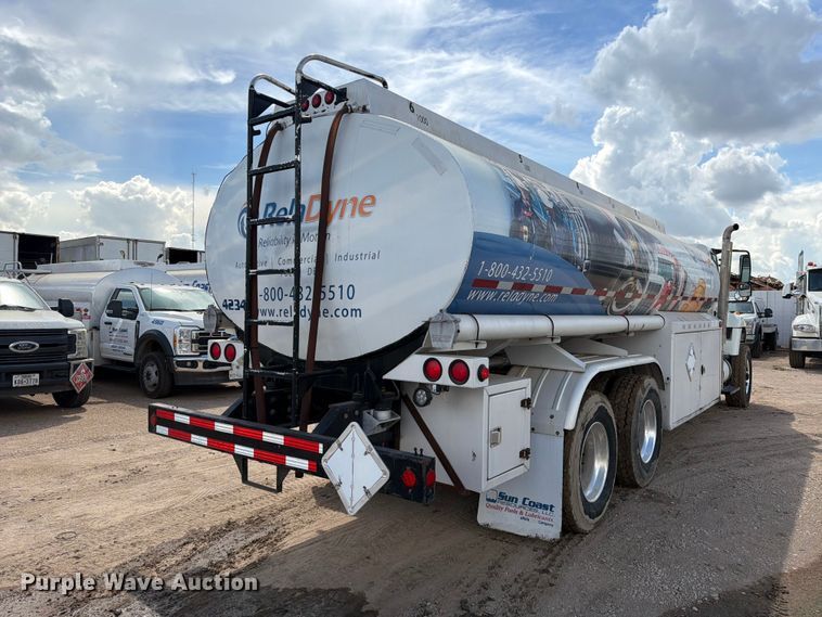 image for item EA7337 2010 International 7400 fuel truck