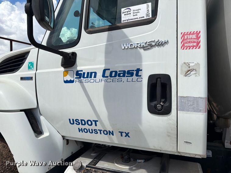 image for item EA7337 2010 International 7400 fuel truck