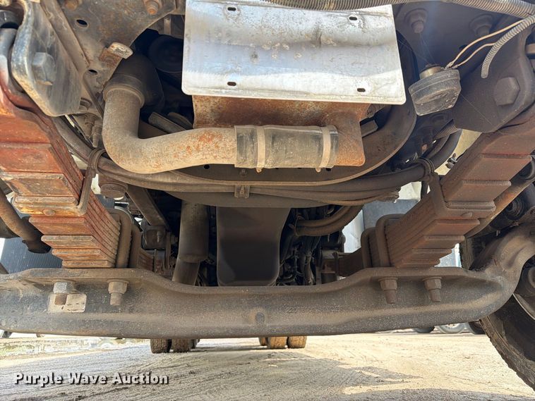 image for item EA7337 2010 International 7400 fuel truck