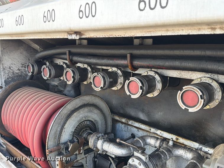 image for item EA7337 2010 International 7400 fuel truck