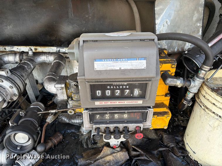 image for item EA7337 2010 International 7400 fuel truck